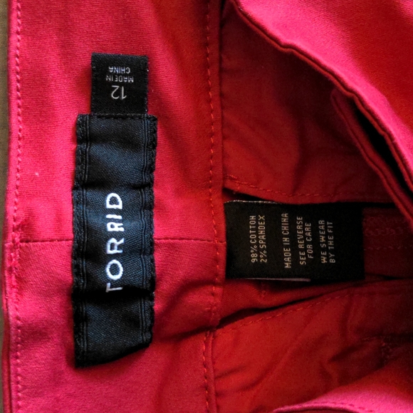 Torrid NWOT Red Cuffed Sateen Shorts, size 12 - Picture 11 of 13